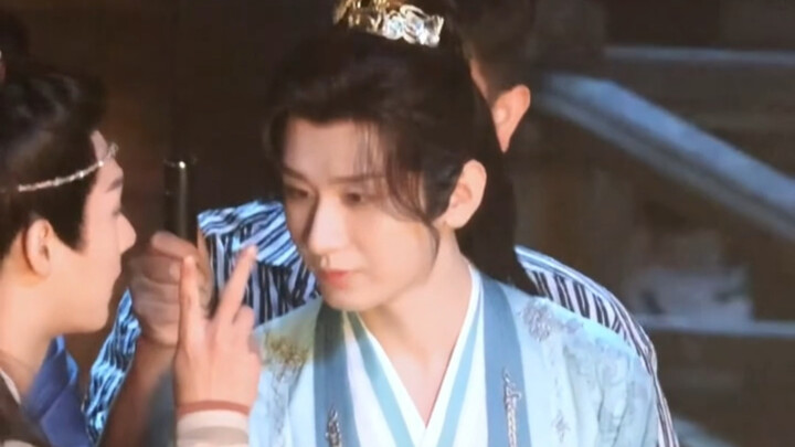 【เฉิงอี้】อยู่ดีๆ ก็ควักบทละครออกมาจากรองเท้า ฉันเองก็ไม่คาดคิดเหมือนกัน ฮ่าๆ