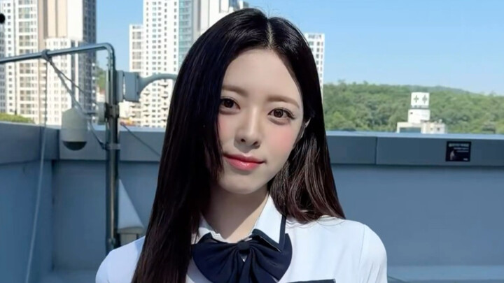【Shin Yuna】Chị hoa khôi trường nổi tiếng quá phải làm sao? Yuna “Suddenly” cha