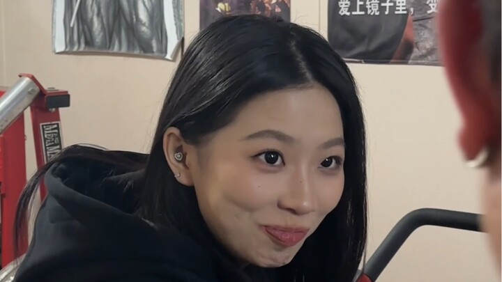 When You Meet a Totally Unexpected Person at the Gym