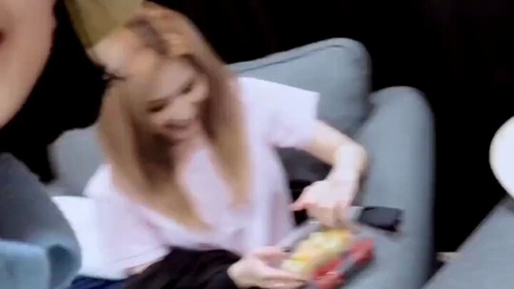 [Twice] Turns out they were already discussing their personal Instagram usernames months ago.