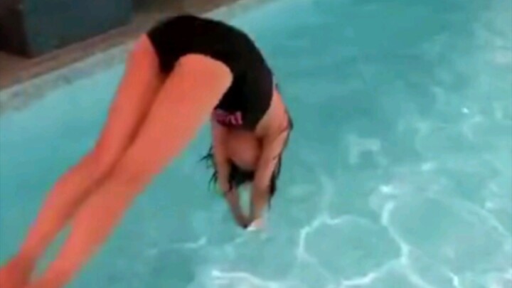 رغم أن المياه الضحلة تكثر فيها السلاحف، إلا أنه يُطلق على نفسه لقب "السلحفاة" ليحذر الجميع بذلك!