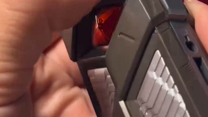 This time I encountered a real defense. I have finished the 8814 gorilla arm. No wonder Bandai doesn