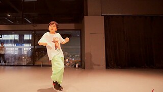 رقصة J-SAN لأغنية "Leave The Door Open" الجديدة لفرانك أوشن