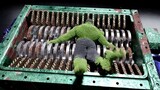 [Anime] [Atomic Marvel] Đưa búp bê Hulk vào máy hủy tài liệu