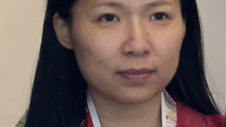 พี่สาวบอกว่าพอเป็นครูแล้วหน้าดุขึ้นทันที สายตาเฉพาะตัวของครูประจำชั้นมาแล้ว มองทะลุใจคุณเลย! ฉันที่ไ