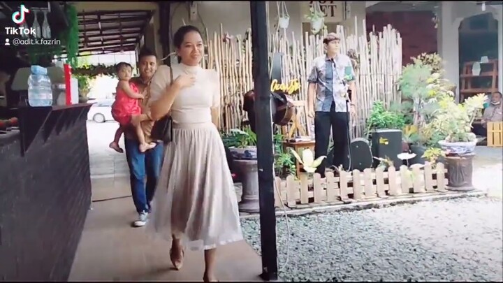 Nyanyi Gokil di Acara Pernikahan 🎭🎤