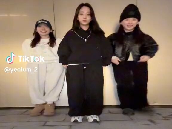 240221 Cosmic Girls Lee Summer LUDA Eunhee TikTok dance challenge #Oopaloompa #oompaloompa Challenge