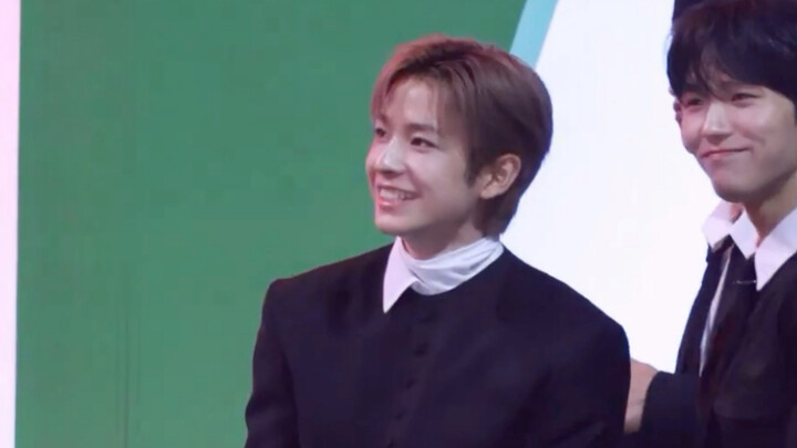 [Yushi Tokunou | Yushi] Reaction: Full Frontal Live Shot of the Roar — Ai Li Ge Really Kicked It Up 