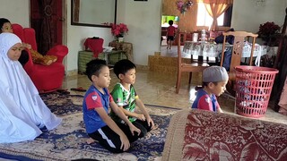 solat berjemaah with my cousin