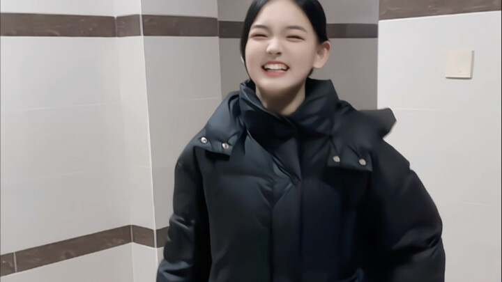 Nhảy hết loạt vũ đạo đình đám 2025 chỉ trong một lần!