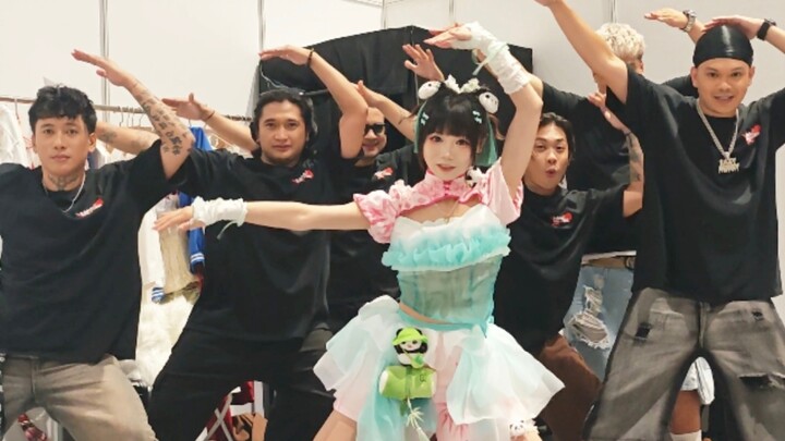 你关注的up主又被抓来跳舞啦！sweet parade❤️