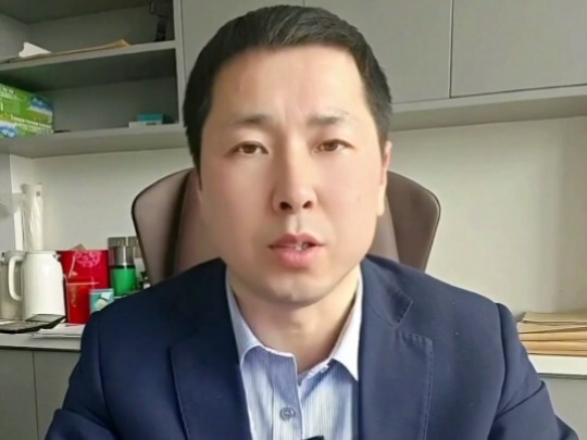 Đăng video ngoại tình của vợ lên nhóm gia đình khiến vợ tự tử, người chồng có phải chịu trách nhiệm 