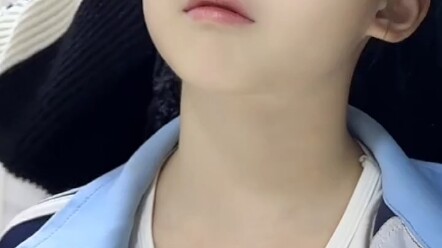 แม่ของเกอเกอตัดผมหน้าม้า