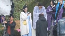 与凤行赵丽颖林更新杀青路透,另外的角度