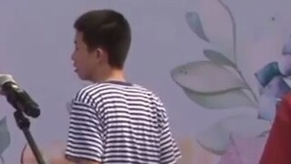 Bắt chước giáo viên các môn học khác nhau trong lớp