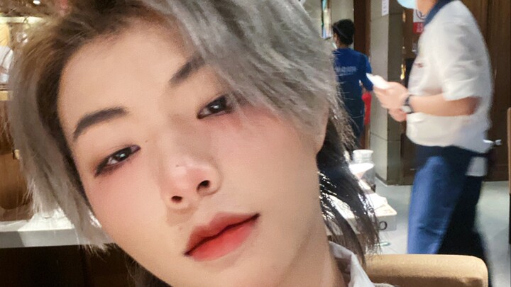 geigei, if you see me dancing in a girl group, your girlfriend won't be jealous, right?