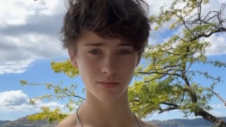 Tổng hợp video kỳ nghỉ bên bờ biển của Ben