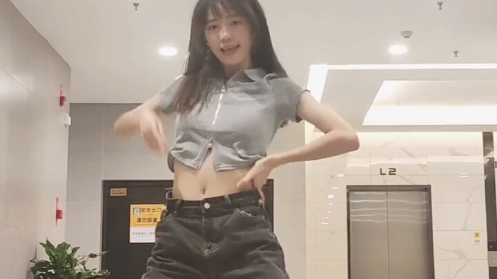 [Sampul] LE SSERAFIM "FEARLESS" | Seri Kepala Hari Ini Bukan Urusanku