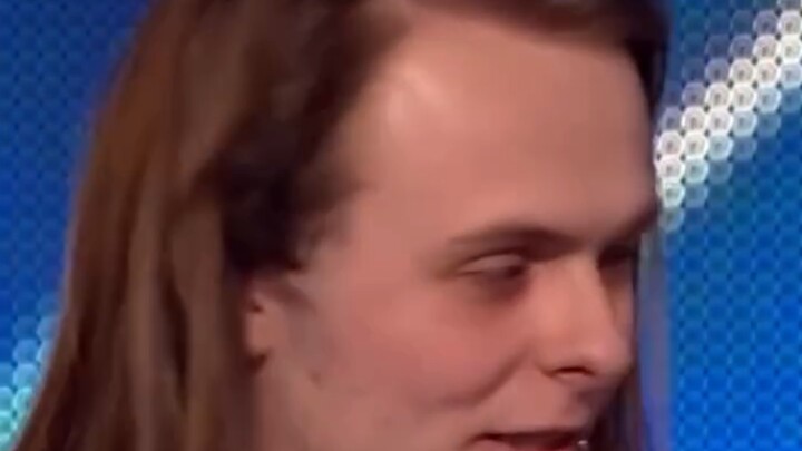 من هذا الشاب المعدني الذي اقتحم عالم «فروزن»؟