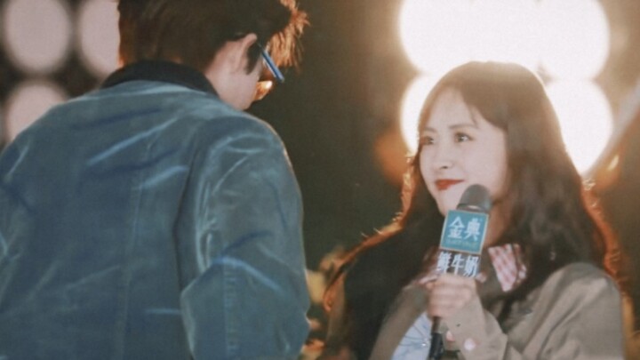 Tất cả đứng lên! Điều lãng mạn không phải là bản nhạc “Hải Vũ Luyến”, mà là các bạn đang hát “Hải Vũ