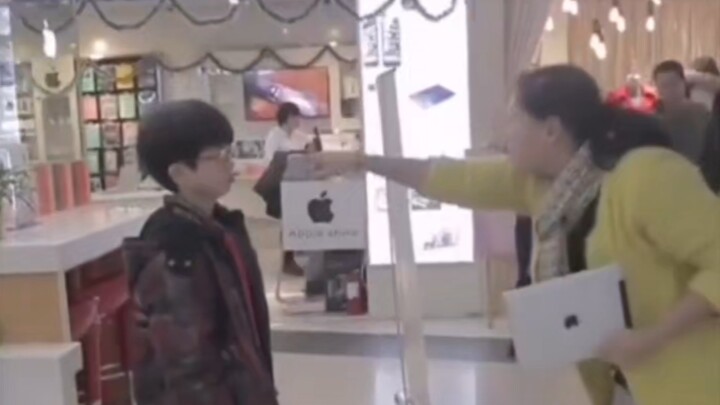 “Shenren TV” กับสุดยอดวิธีเล่นแบบขาดทุนสูงสุด ล้มยังไงก็ไม่ซื้อให้หรอก