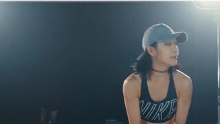 【LISA】Huấn luyện viên thể hình nhảy theo nhạc của Lisa? Bản cover nhảy City Girls