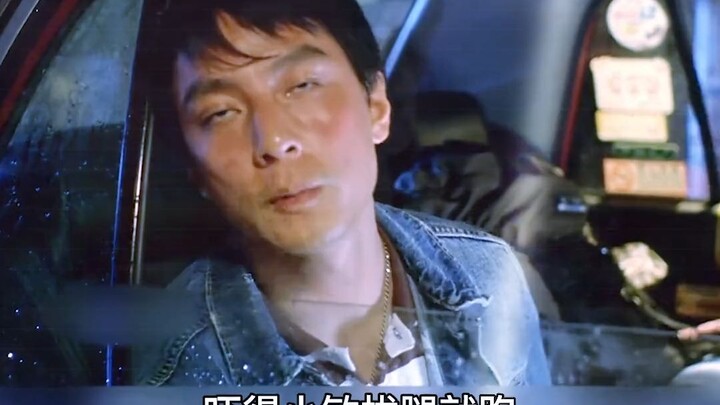 The servers here are all handsome guys and beautiful girls.