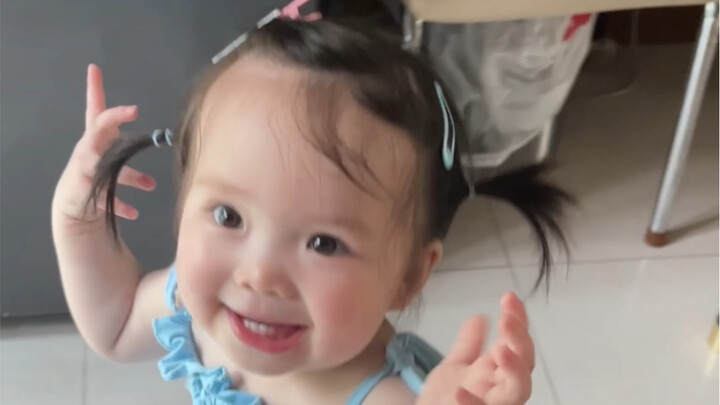 Khi viên tròn nghe thấy bài hát thiếu nhi mà cô ấy yêu thích