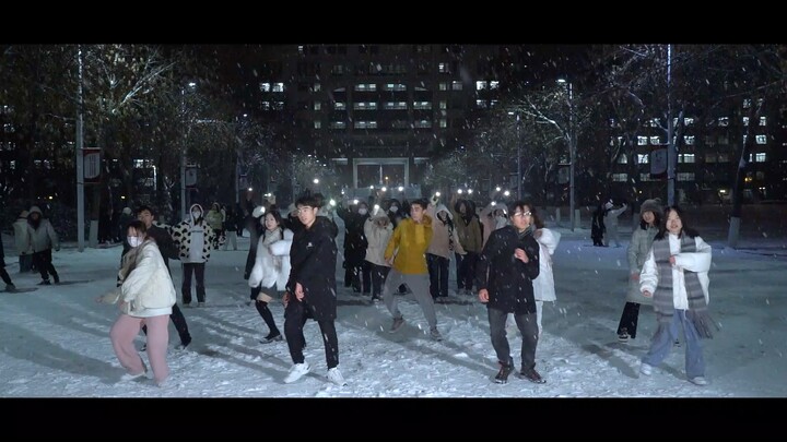 Nóng bỏng không phải là tuổi trẻ, mà là chúng ta muốn đứng trong thế giới mình yêu thích, tỏa sáng r