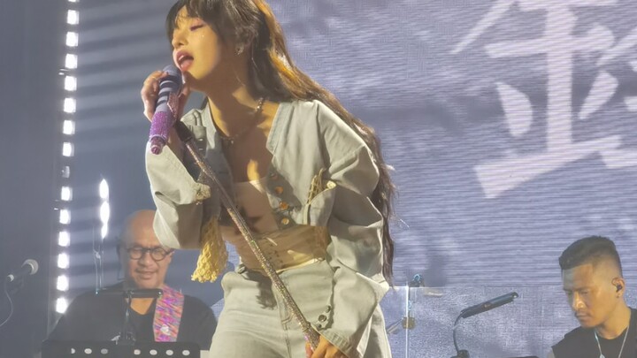 Clip trực tiếp độ nét cao từ concert của Hoàng Tiêu Vân: “Quyết Ái”