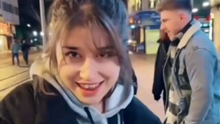 古灵精怪的女孩又有谁不喜欢呢