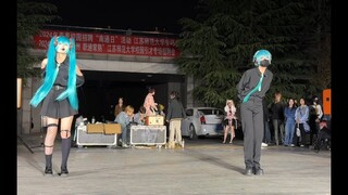 和舍友一起出初音未来在学校的随舞上跳了不眠之夜！【黑糖梅振付】