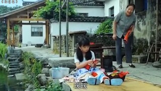 Ma quỷ tuy có thể bẻ gãy đôi cánh thiên thần, nhưng không thể che giấu được vẻ đẹp hút hồn của thiên