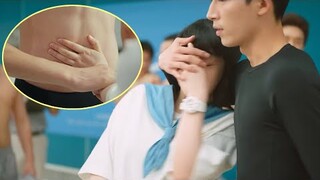 Ketua Pegawai Eksekutif menutup mata Cinderella dan membenarkannya melihat dan menyentuh perutnya​​