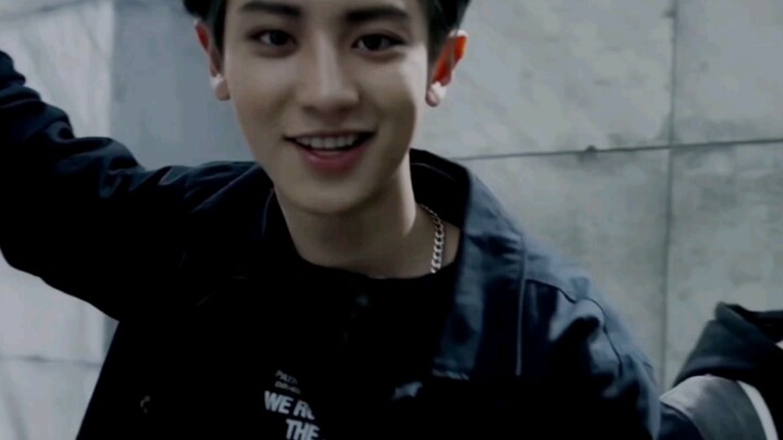 【พัคชานยอล】อืมม บอกยังไงดีล่ะ ตอนนั้นเขา…หล่อเข้าไปถึงใจฉันเลย 💕