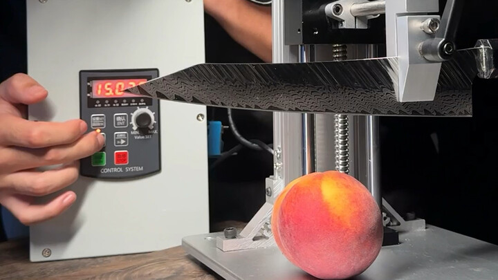 Precision Instruments Vertically Slice Yellow Peaches