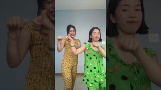 Nếu nói yêu lần này Nhung vs Hồng đú trend BẤT ỔN. Xưởng sản xuất dép Nguyễn Như Anh VÔ CÙNG BẤT ỔN.