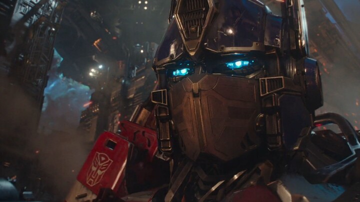 Watch the Cybertron battle in “Bumblebee” with a dubbed Chinese (Mandarin) voiceover.