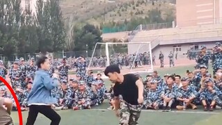 Người hướng dẫn, người mà tôi nghĩ là một người ngay thẳng, thực sự đã biểu diễn một điệu nhảy của n