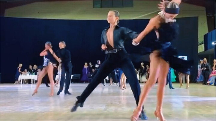 هل تعتقد أن شياو مينغ وليزا فازا باللقب أمس؟