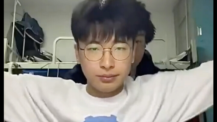 “Video này làm tôi xấu hổ quá... một phút ba mươi giây”