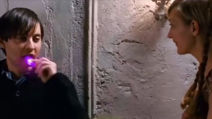 Marvel spoof: Spider-Man eats Thanos' gem and snaps his fingers crazily