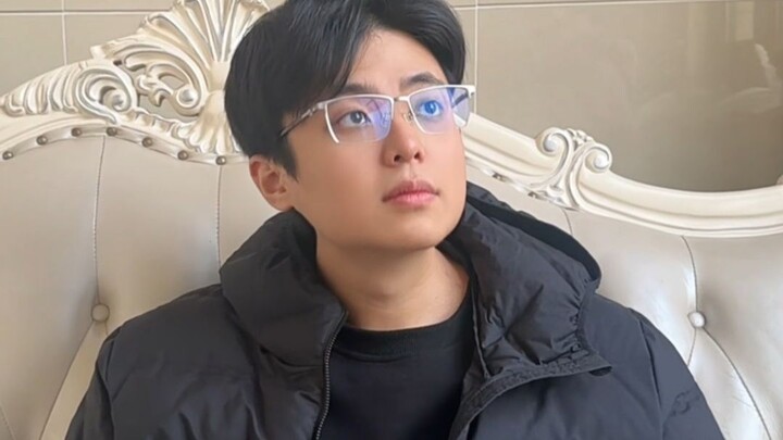 Dalam berinteraksi dengan orang lain, kita harus selalu punya "akal sehat" atau "kecerdasan sosial".