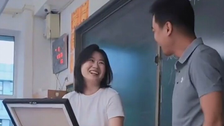 "Gunung tinggi dan air panjang kadang ada batasnya, namun kasih guru abadi seperti matahari dan bula