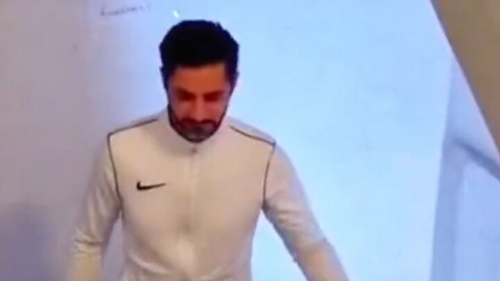 สภาพจริงของการเดินขึ้นบันไดของคนยุคปัจจุบัน ช่างเป็นความจริงของชีวิตเสียเหลือเกิน