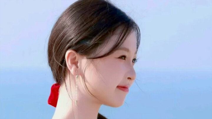 Jin Chao vô cùng ngỡ ngàng trước diện mạo được Jiang Mu trang điểm, đến nỗi không thể rời mắt!