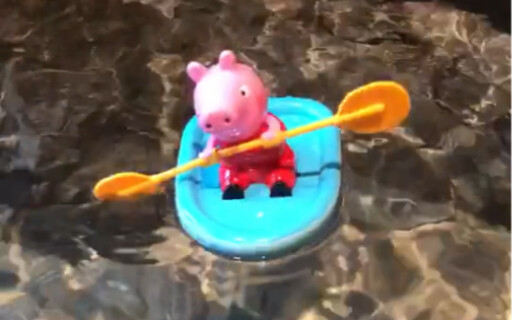 Hôm nay thời tiết khá đẹp, dẫn bạn thân của mình đi chèo thuyền ha ha ha