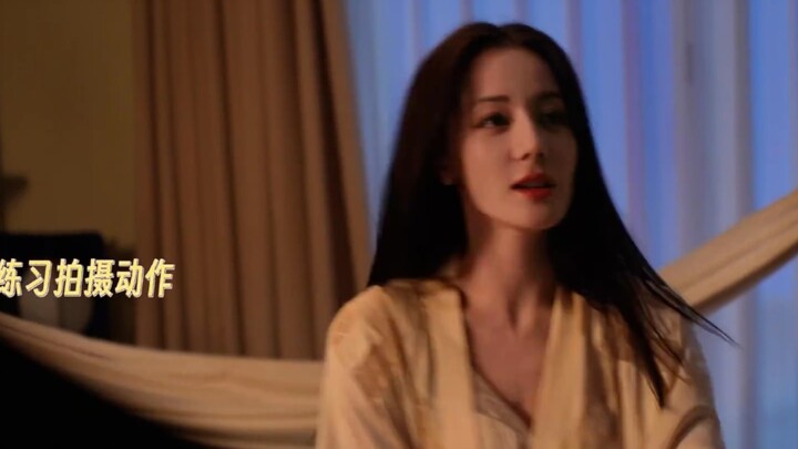 รีบาเผลอชนตัวเองตอนซ้อมฉากต่อสู้ น่ารักสุดๆ