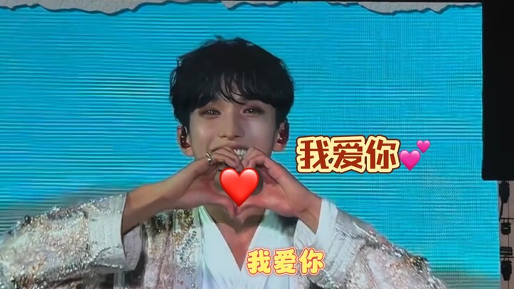 ลีซอกมิน จากวงเซเวนทีน ร้องเพลงจีนกลาง “ชอบเธอ” ความรักเต็มเปี่ยมจนทะลักออกมา!!