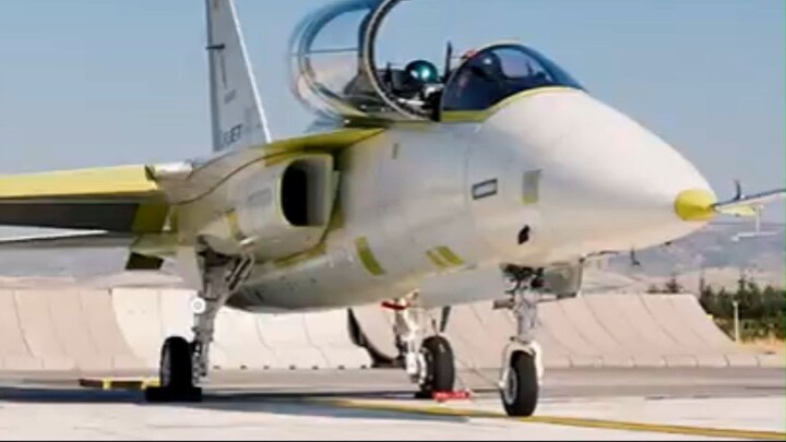 Türkiye’s First Serial HÜRJET Takes Flight | New Supersonic Trainer Enters Production